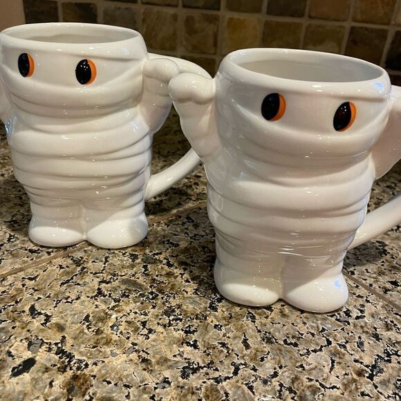 Hyde and EEK Stoneware Mummy Mugs set of 2! - Picture 6 of 10